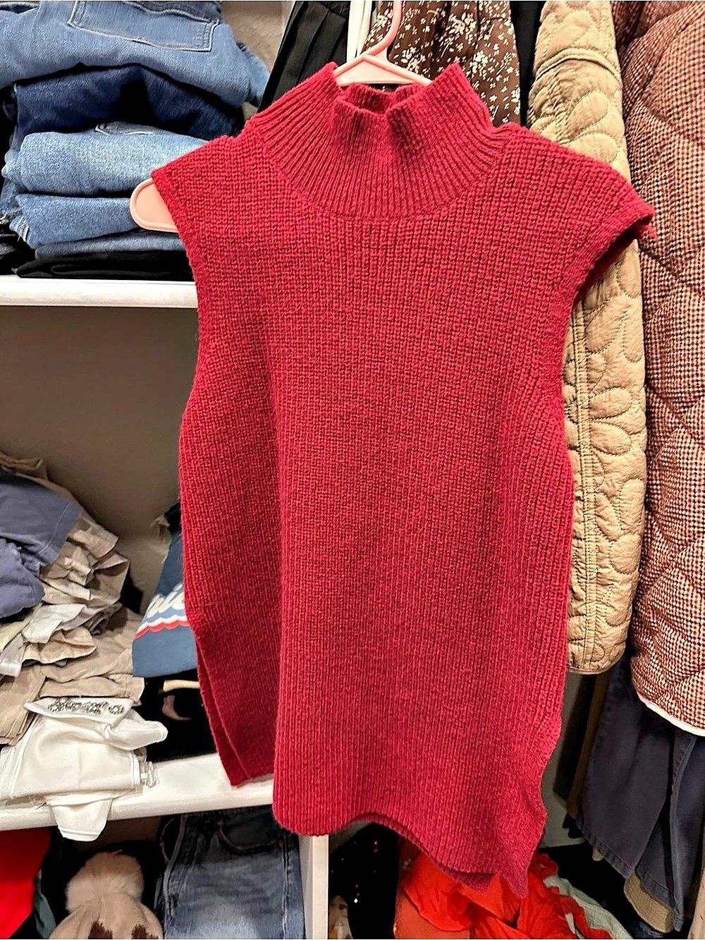 Ecru Red Sleeveless Turtleneck Size Small Like New